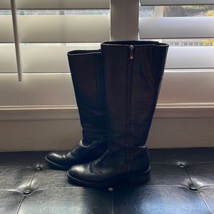 Enzo Angiolini Black zip up boots